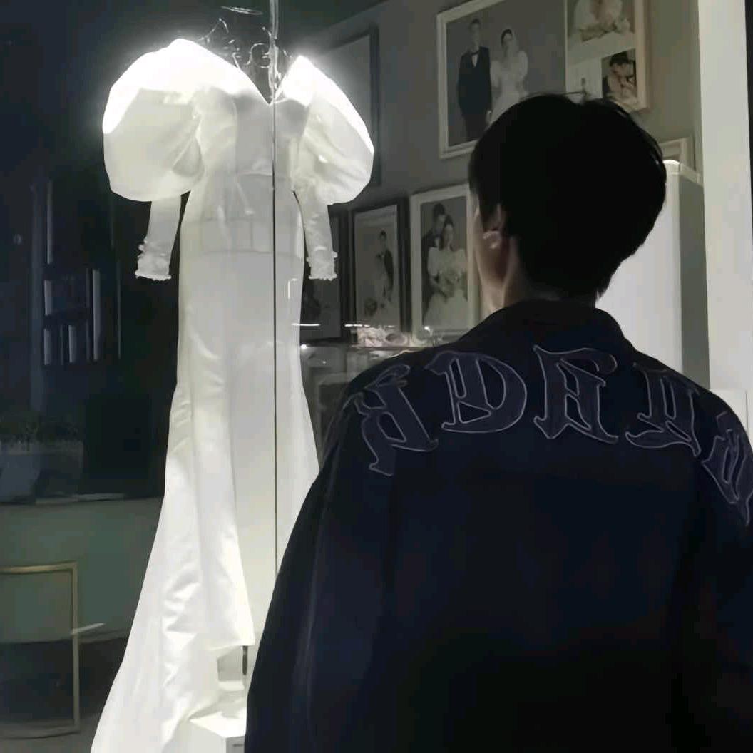 蓝  桉