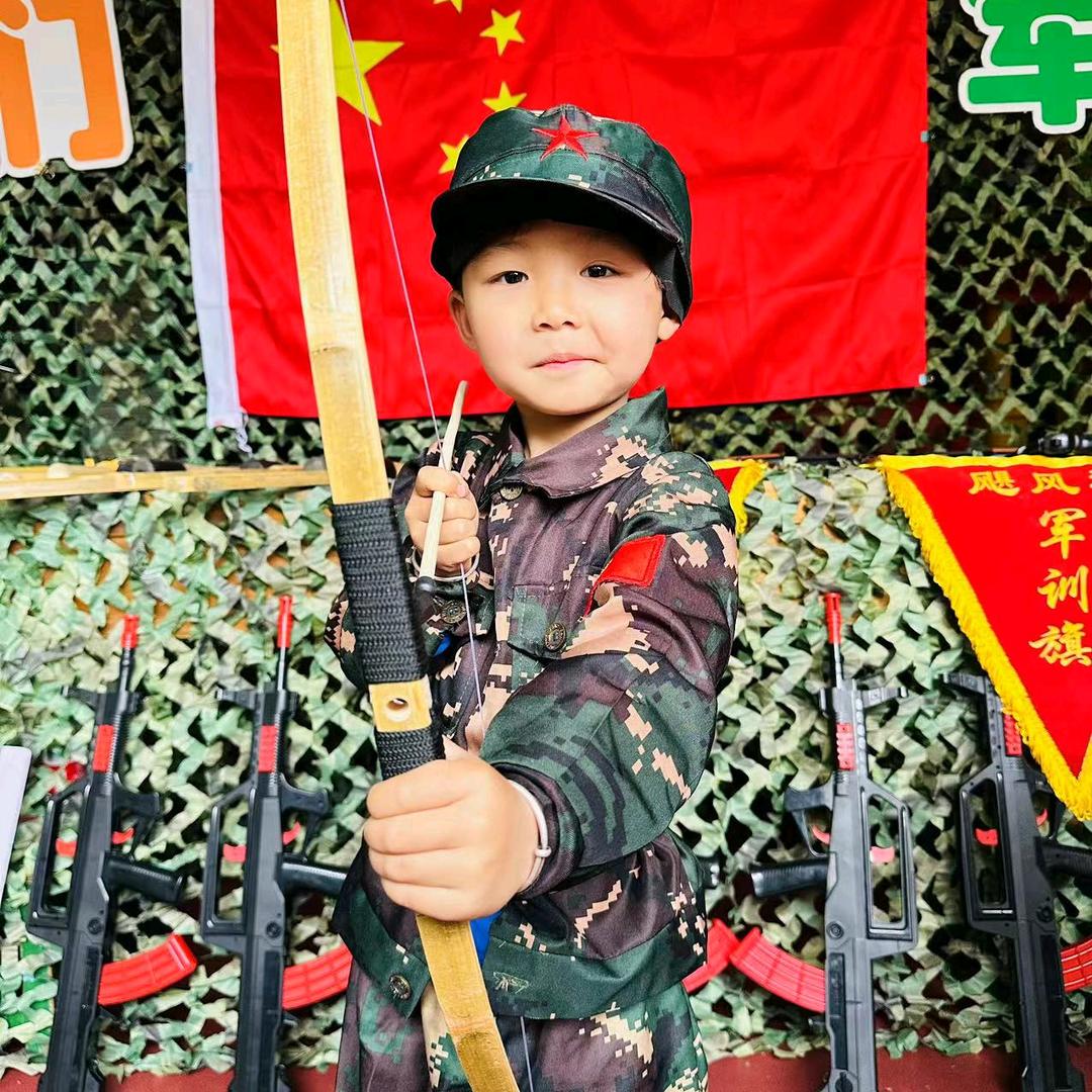 小何艳