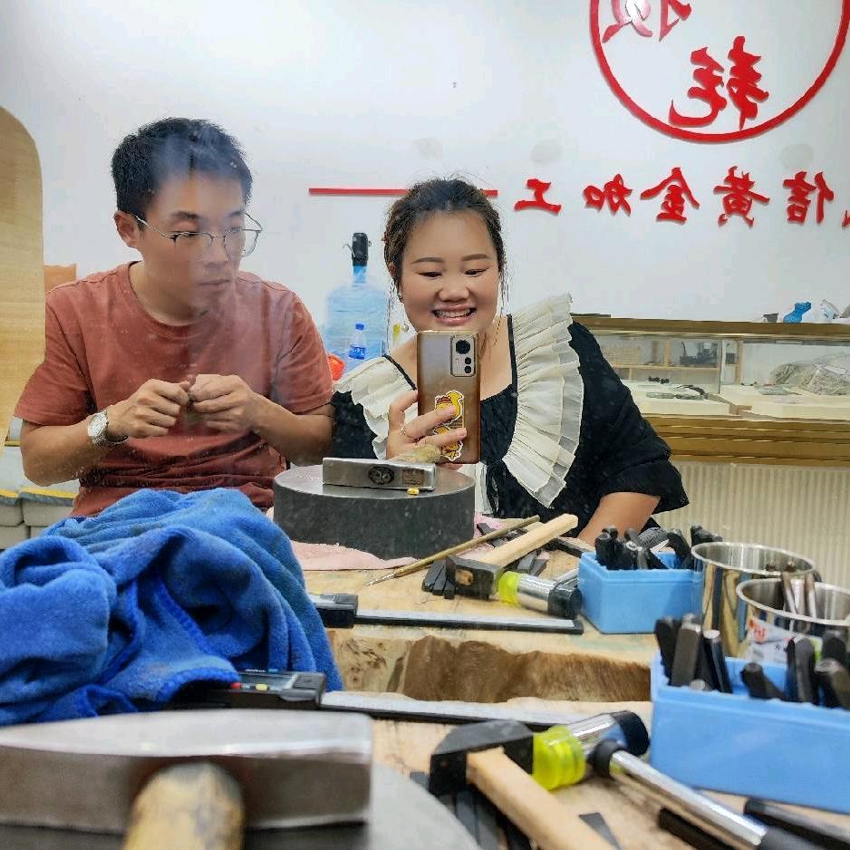 金银匠珠宝店-黄金加工零损耗-金包银批发