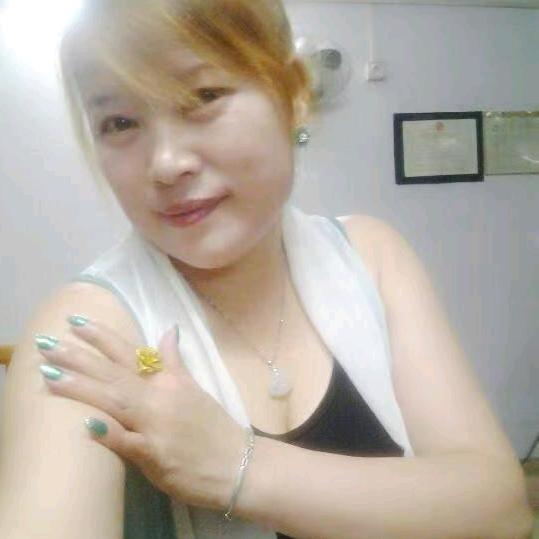 荷荷穿搭女装