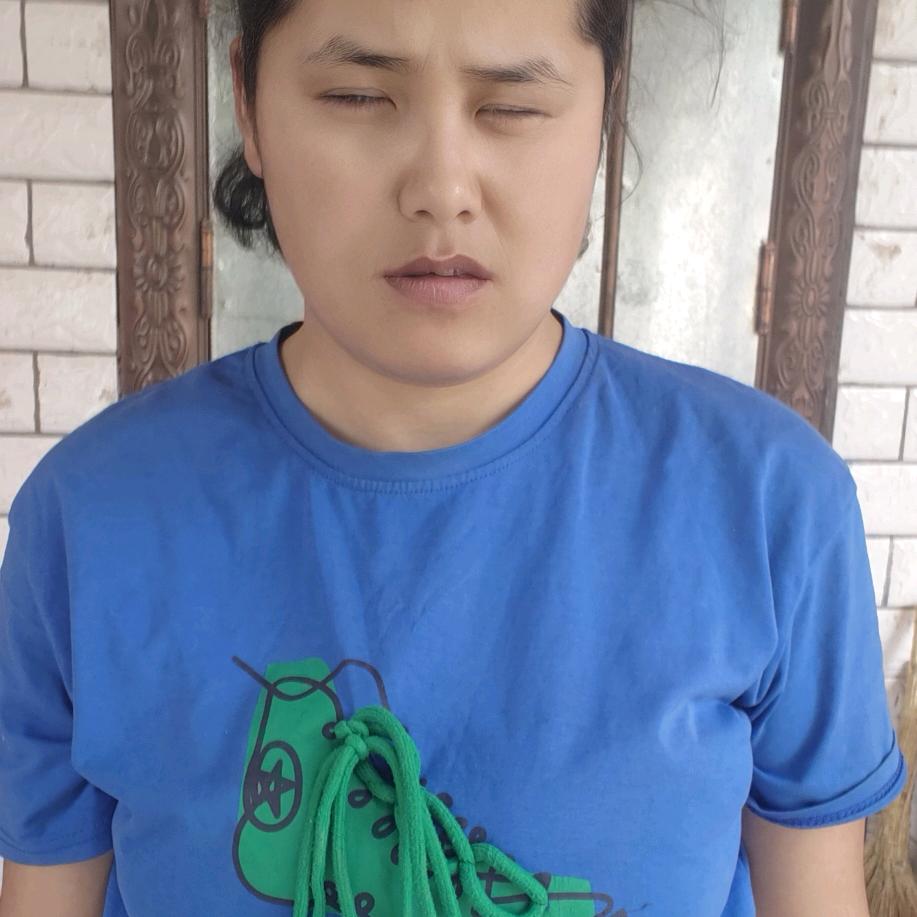 盲人小古丽