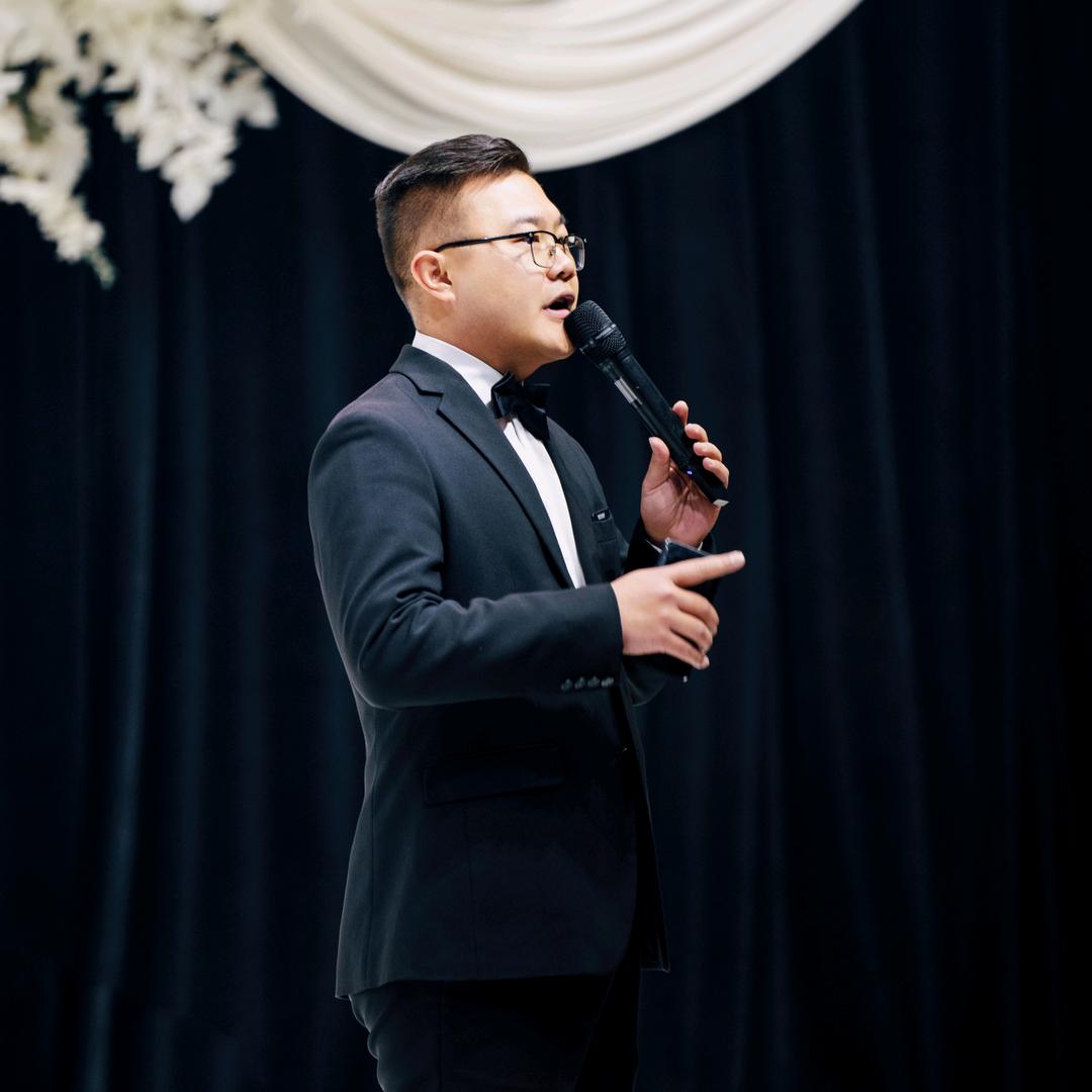 主持婚礼的林某人🎤
