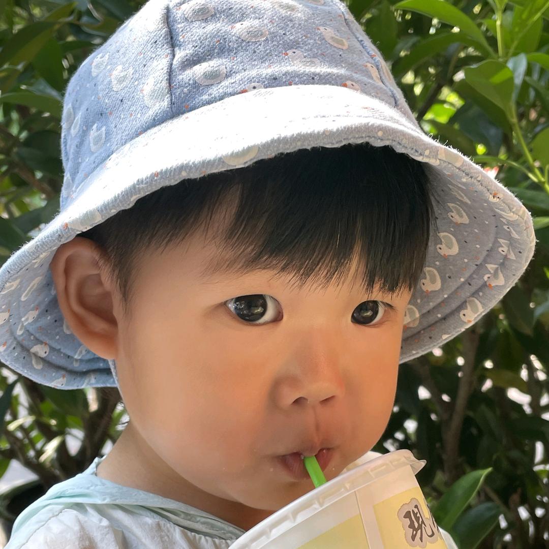 小王一家.