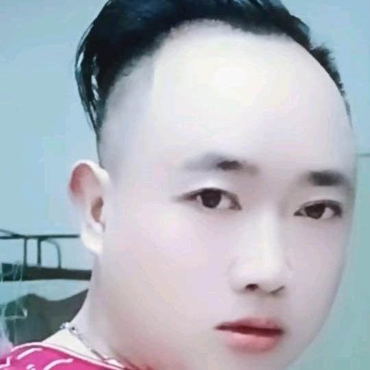 小男孩