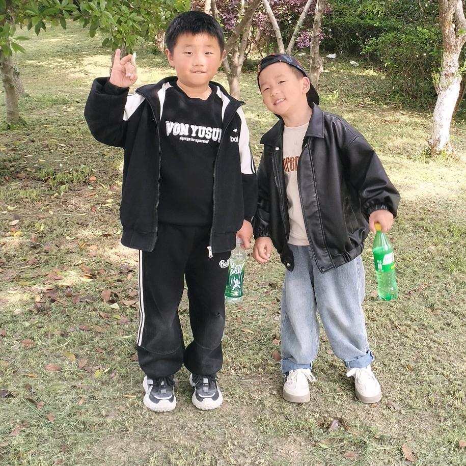 逸豪、逸泽嘛😘😘