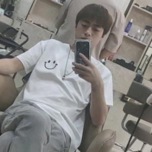 阳光帅气大男孩