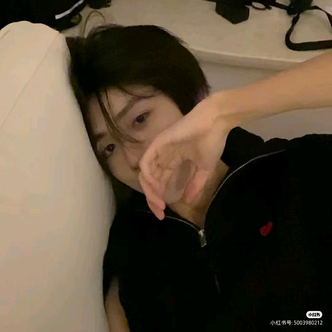 何泽