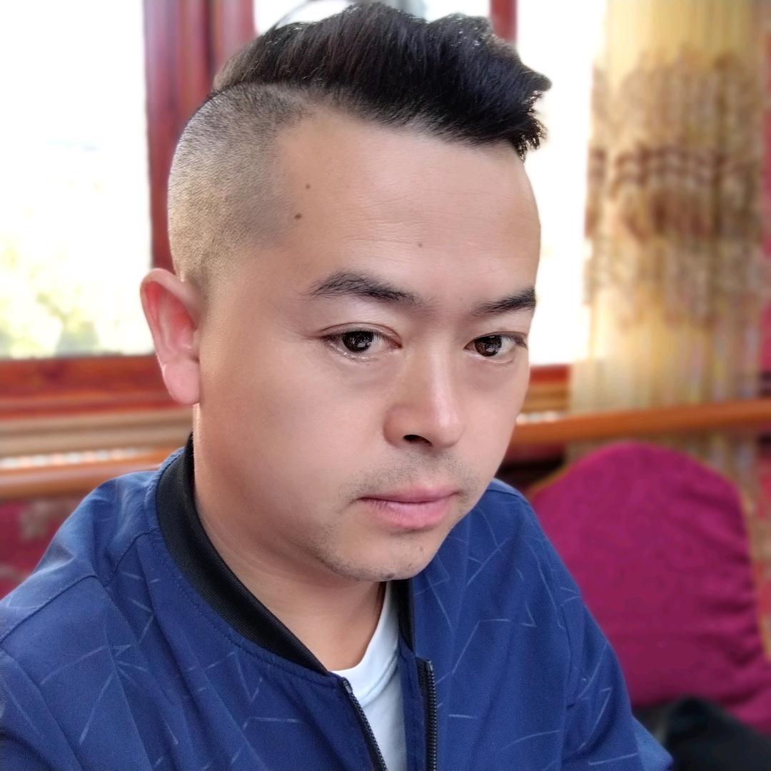 小肖    歌