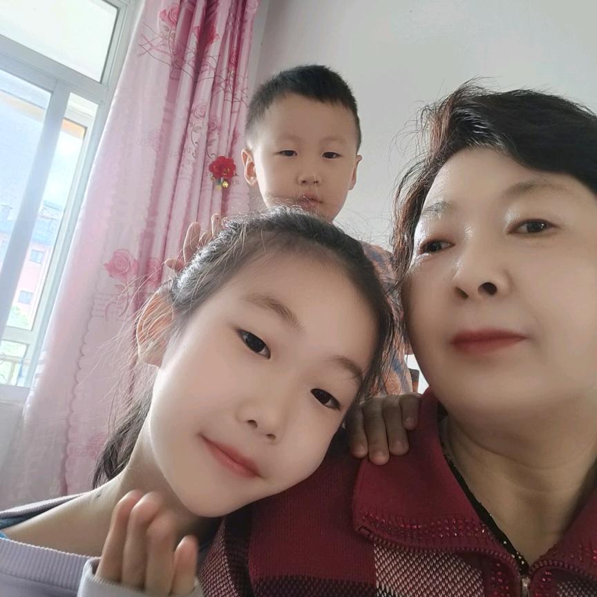 欢欢乐乐一家人