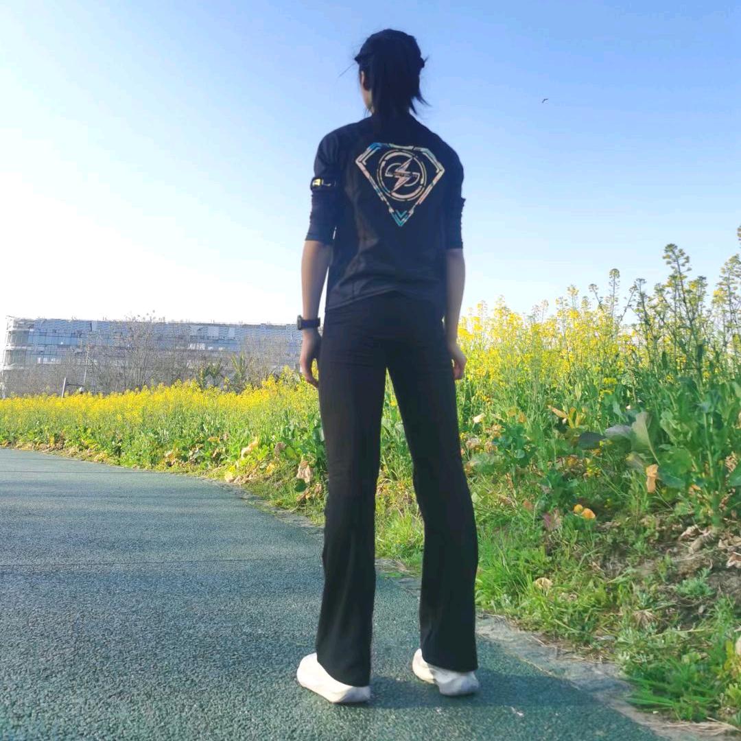 是（杨璟一）呀！