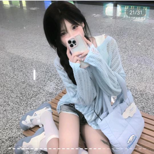 七七爱吃零食