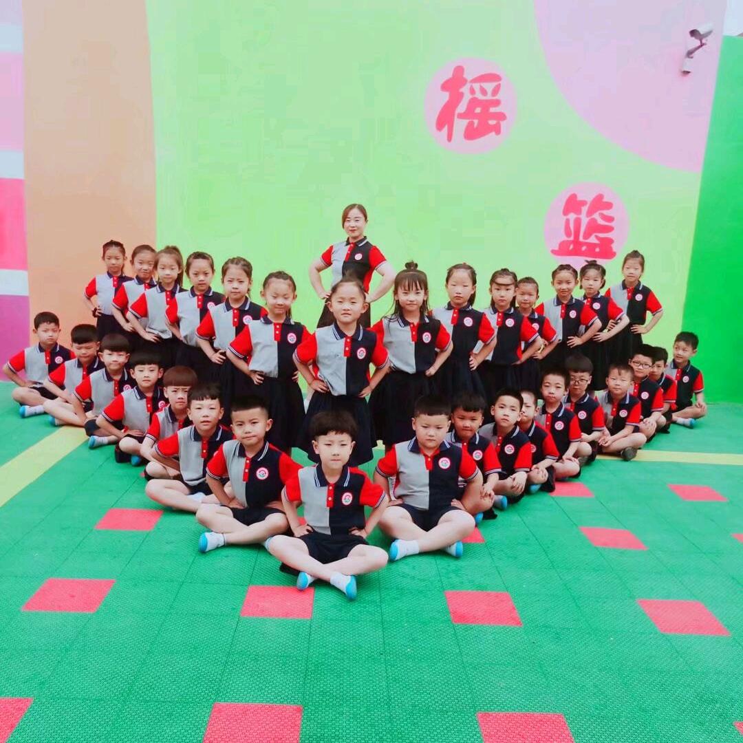 宝贝摇篮幼儿园老师