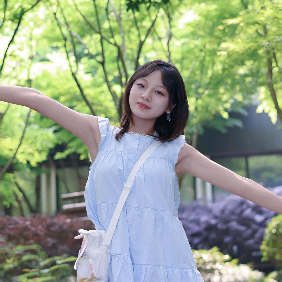 叫我静怡~