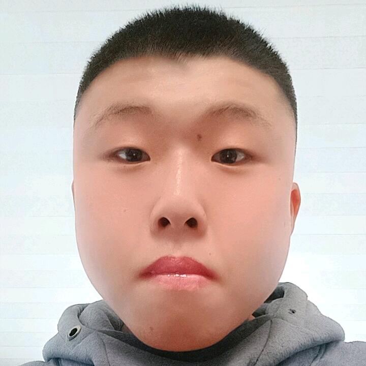 小熊陪你看月亮