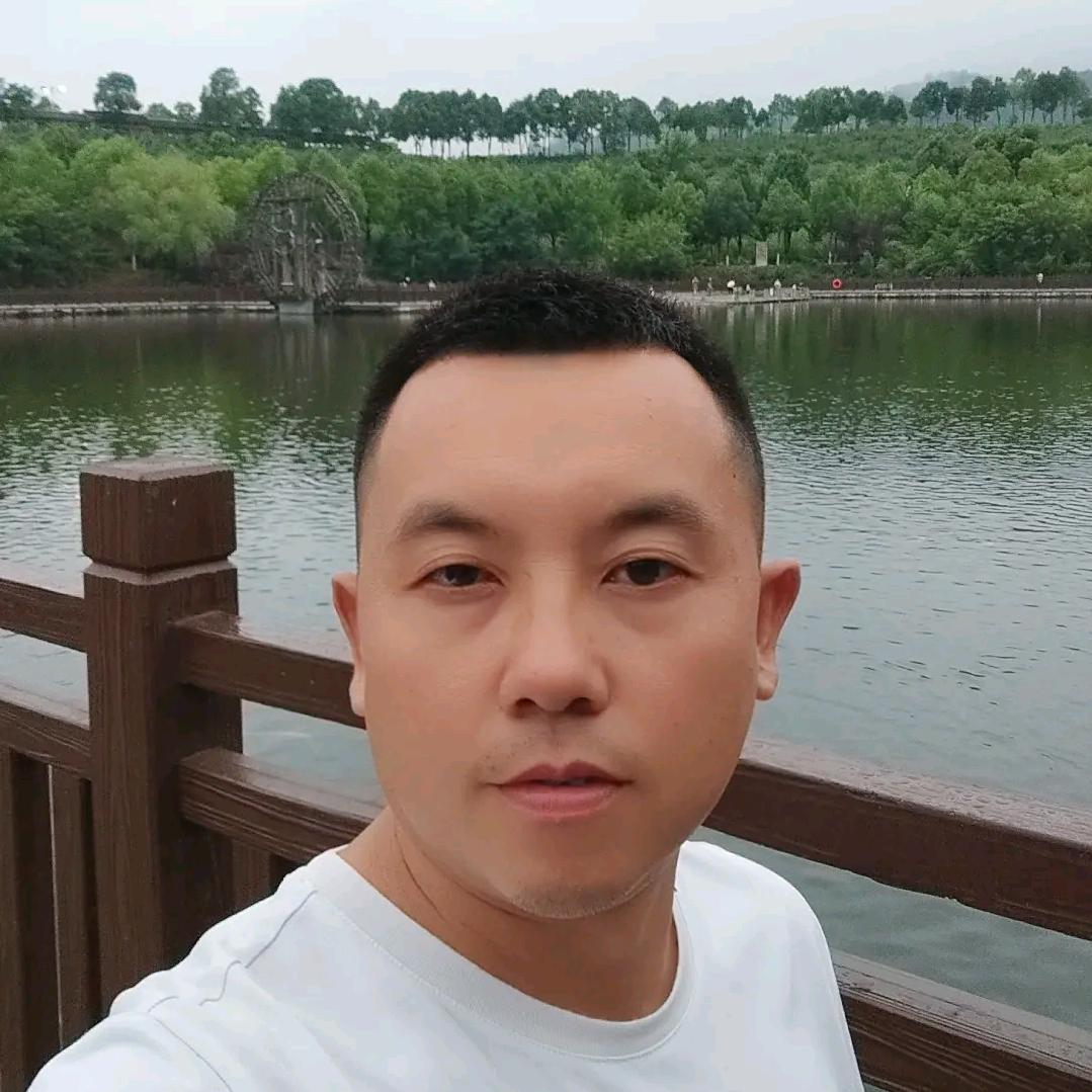 西乡大自然地板木门  二手车
