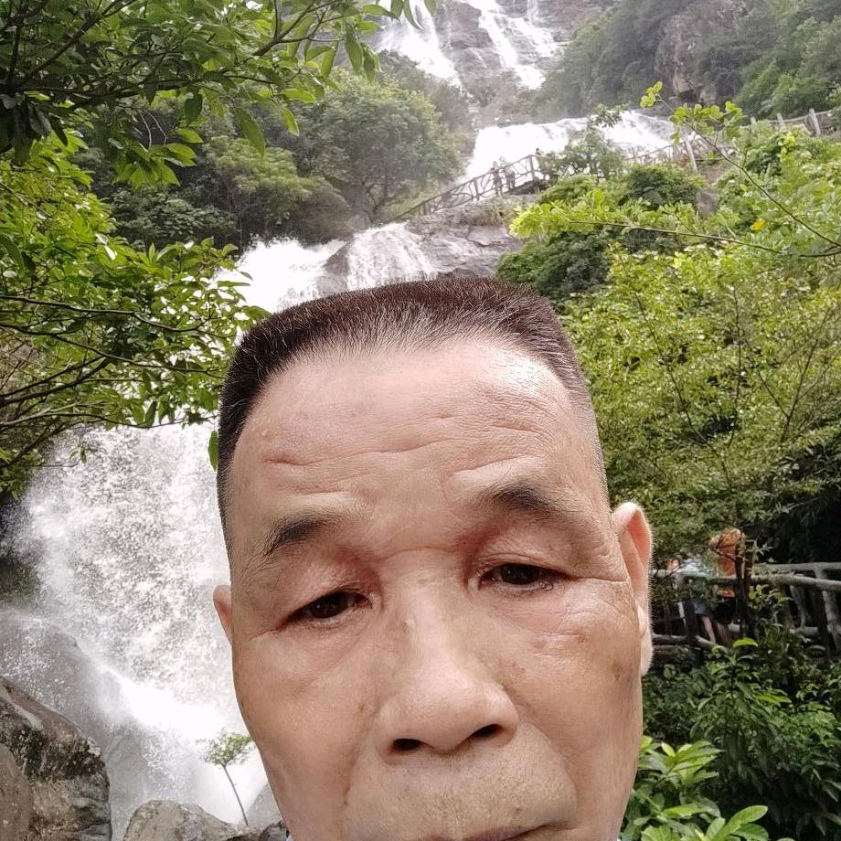 唐容添