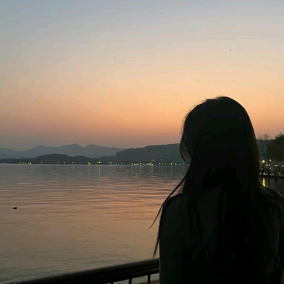 LY（互关互赞，有关必回）