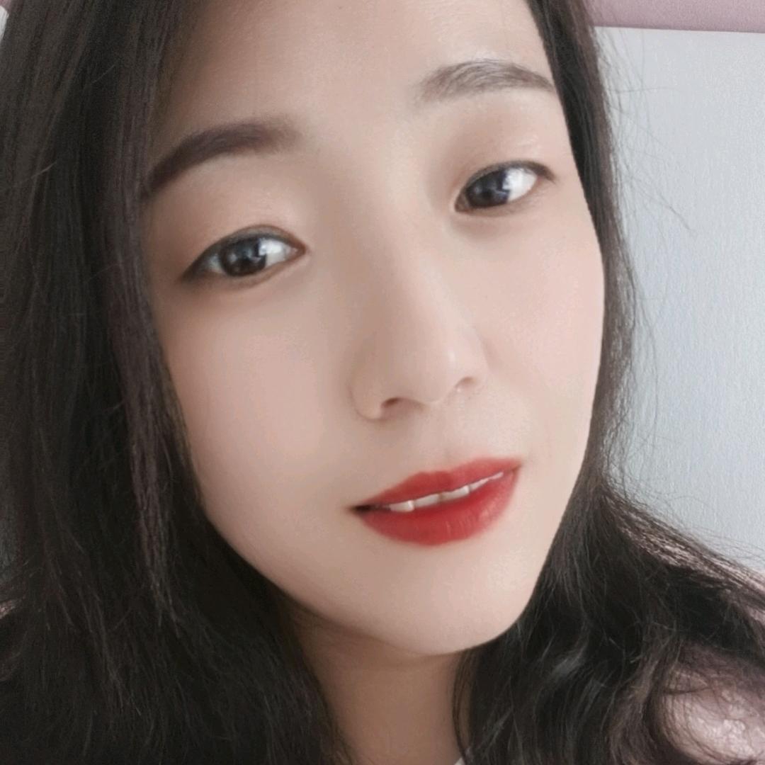 瑗瑗吖