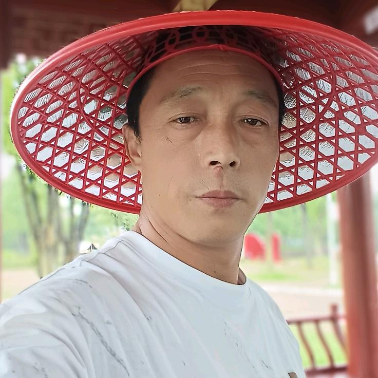 何哥，专业安装光伏，招焊工