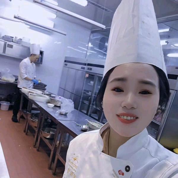 @黄小小厨（跟着老公做冷菜）