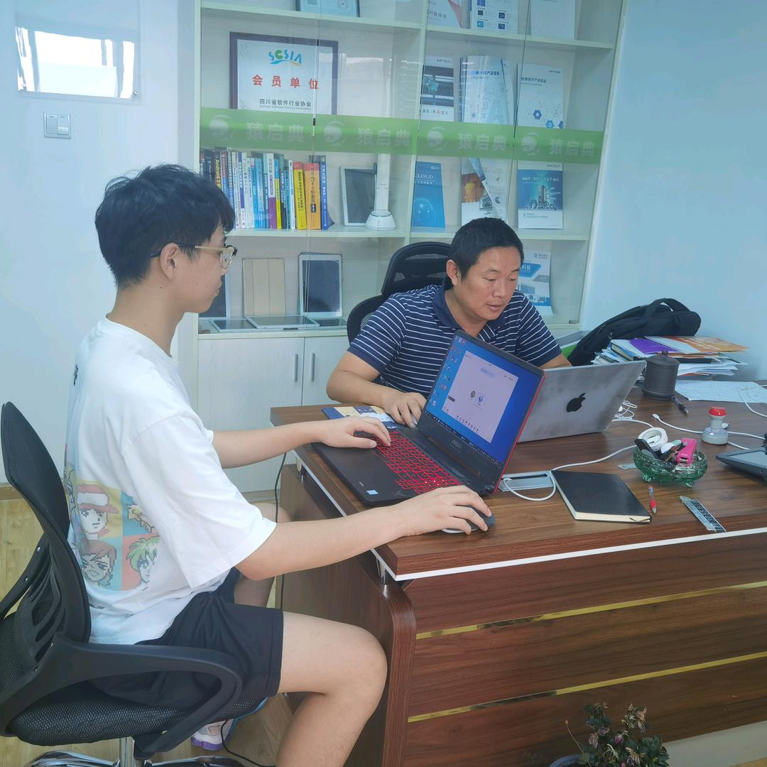 菜鸟程序员陪跑教练何平