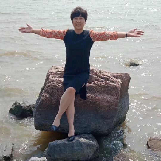 依丽兰金城家具梁娜