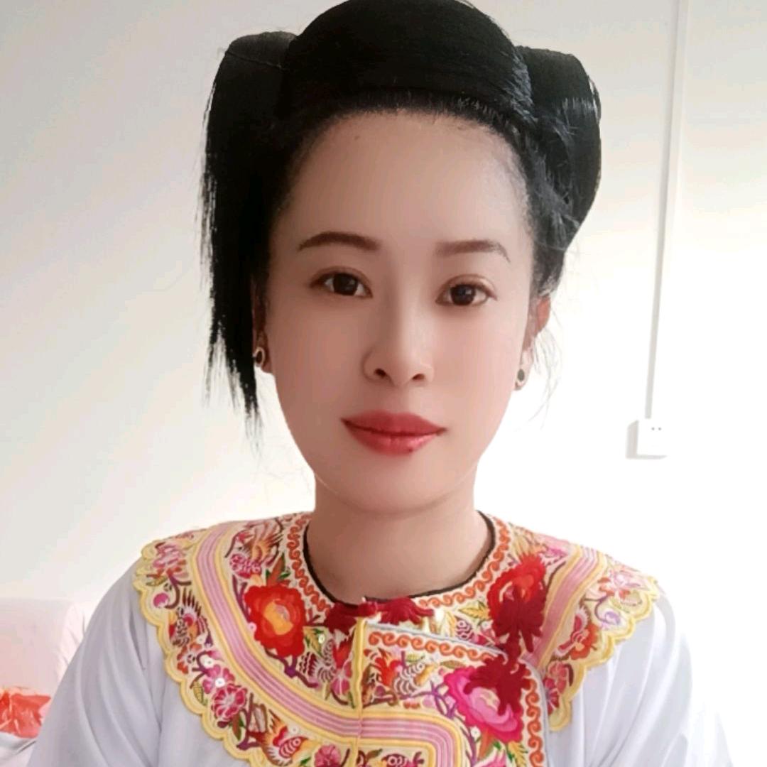 小艳吖（橱窗有好物）