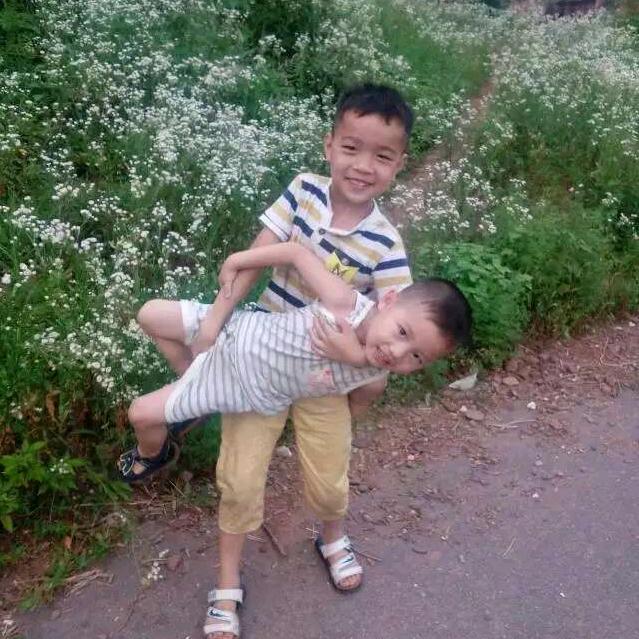 耒阳米箩鞋服集合店