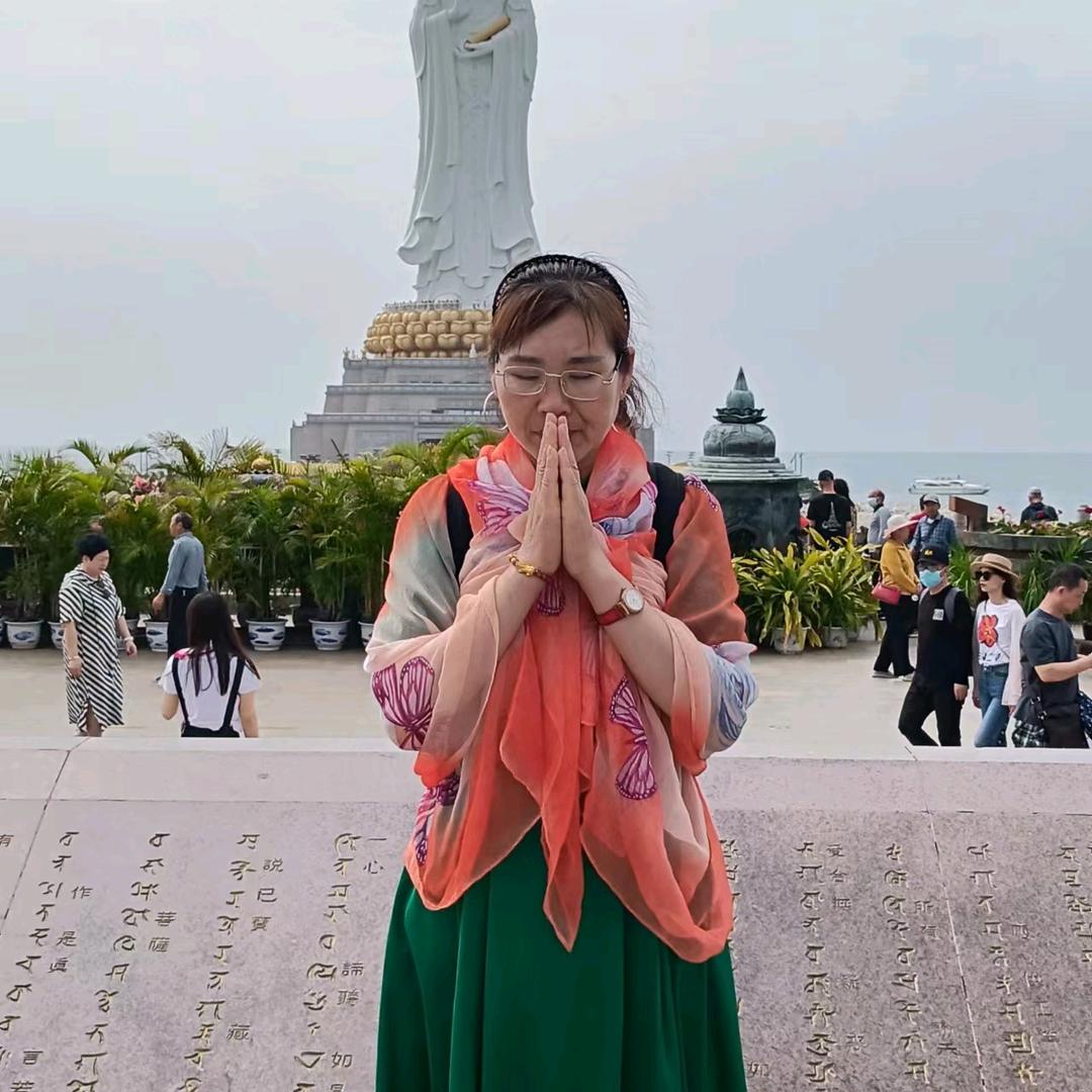 白蛇农资朱焕群