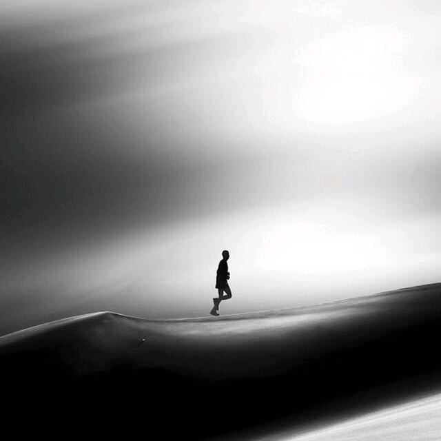 生于尘埃，溺于人海