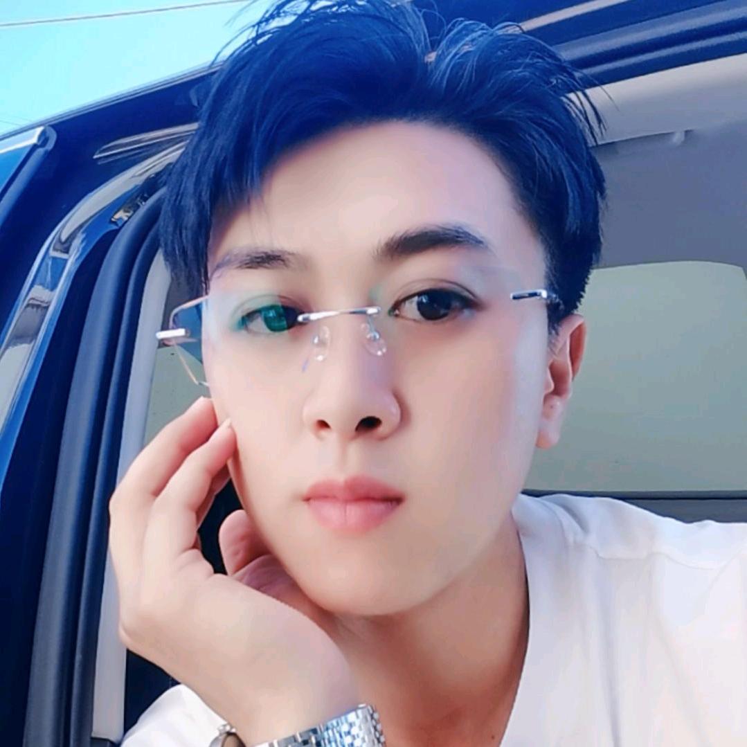 邹小邹。