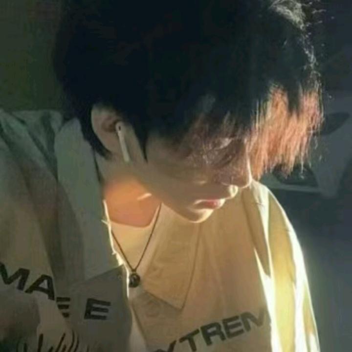 文  人