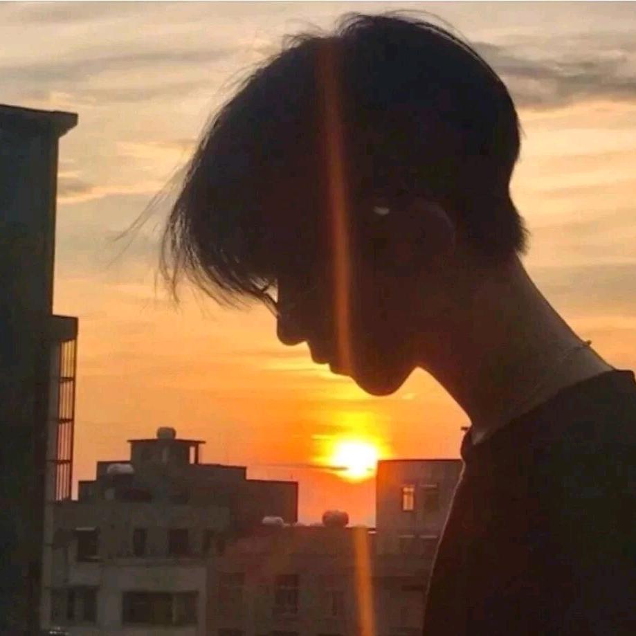 笑出了泪花