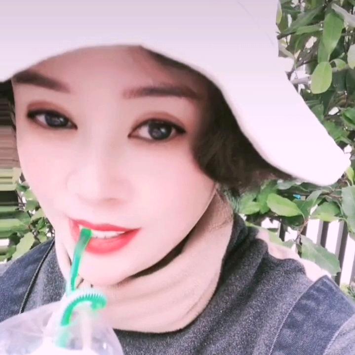 地摊姐1 晚上 19：19分 周一至周五