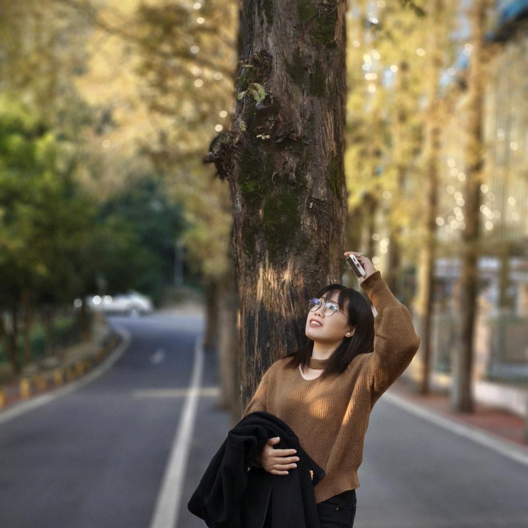 浅笑一下橱窗有好物