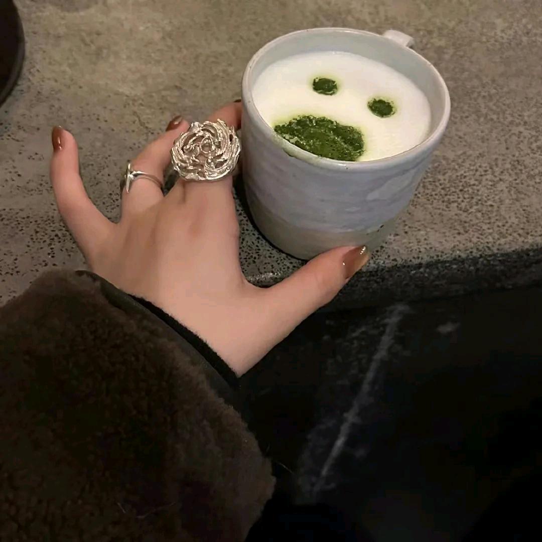 英子