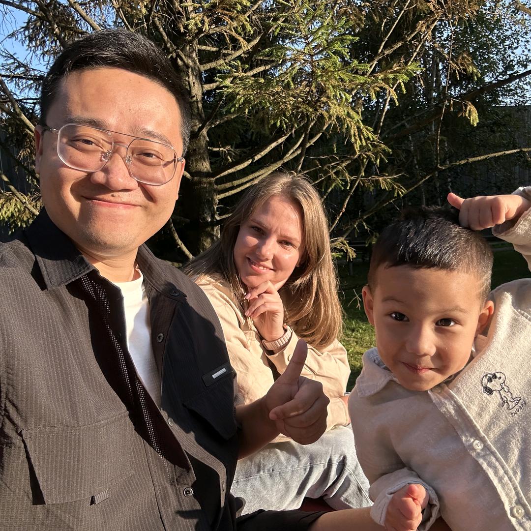 云飞和热尼娅的甜蜜生活