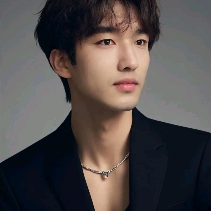 小张约球🎱挑战匕首🔪