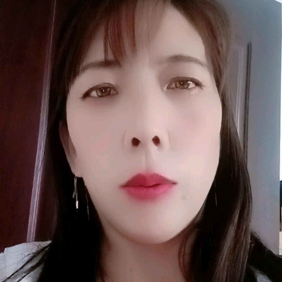 小苹果（早上六点半）首播我是一个聊天主播