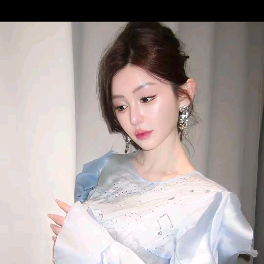 余潇潇～高奢穿搭