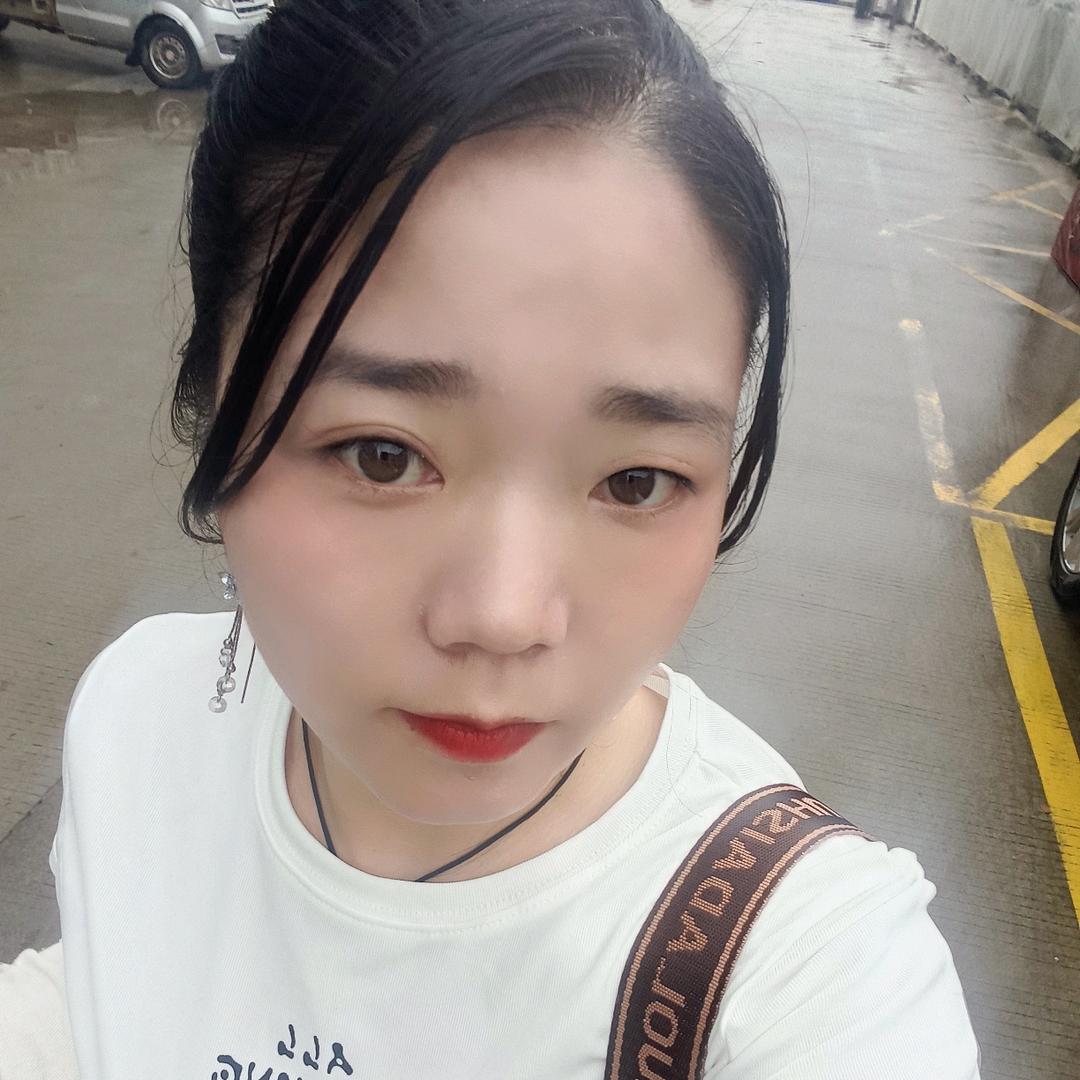 丫头努力赚钱拒绝异性私聊
