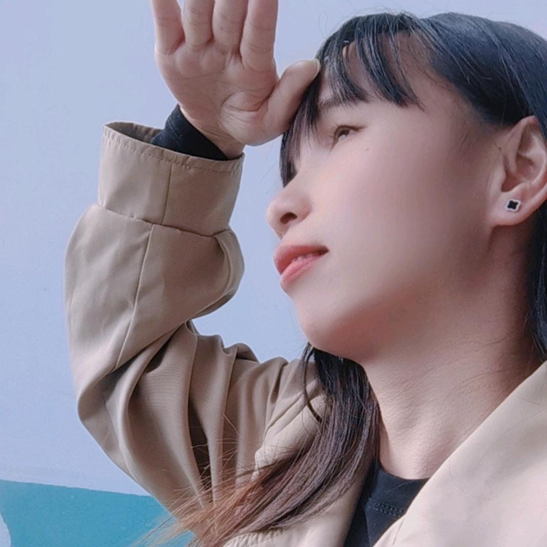 假装👉快乐💞