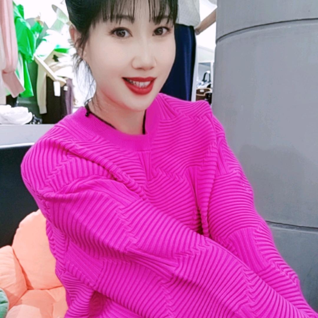 巩留茜茜.谷邦女装  琳琳