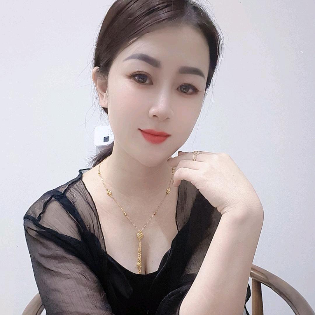 小靖(一个开舞蹈室的美业人）