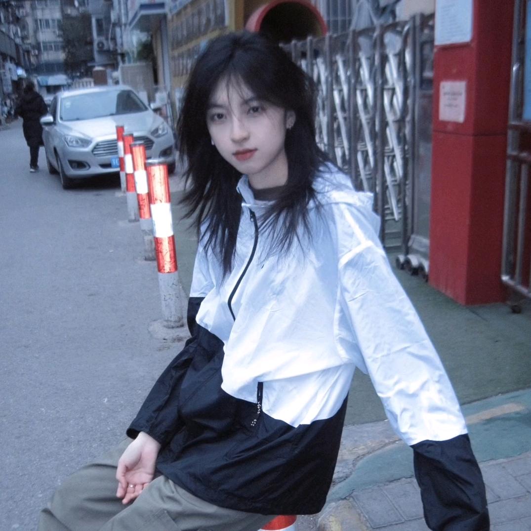 钱三一.