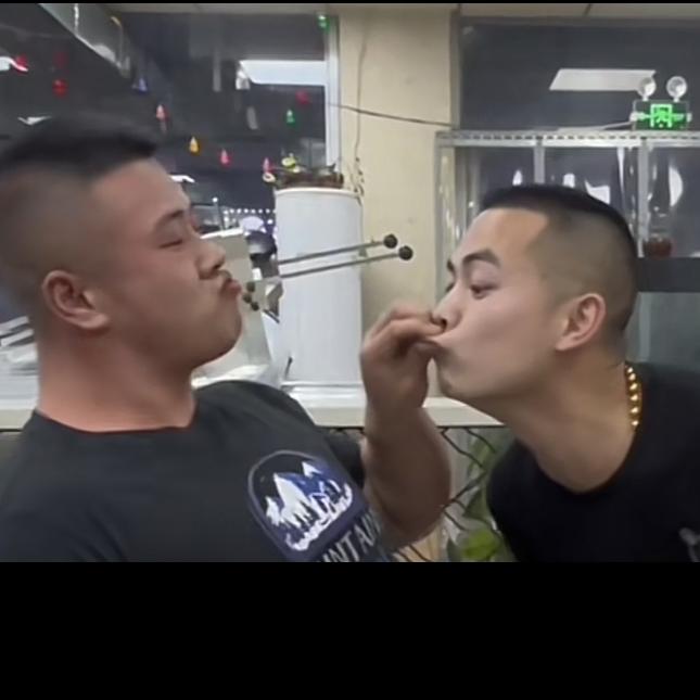 我对象的眼睛就是尺