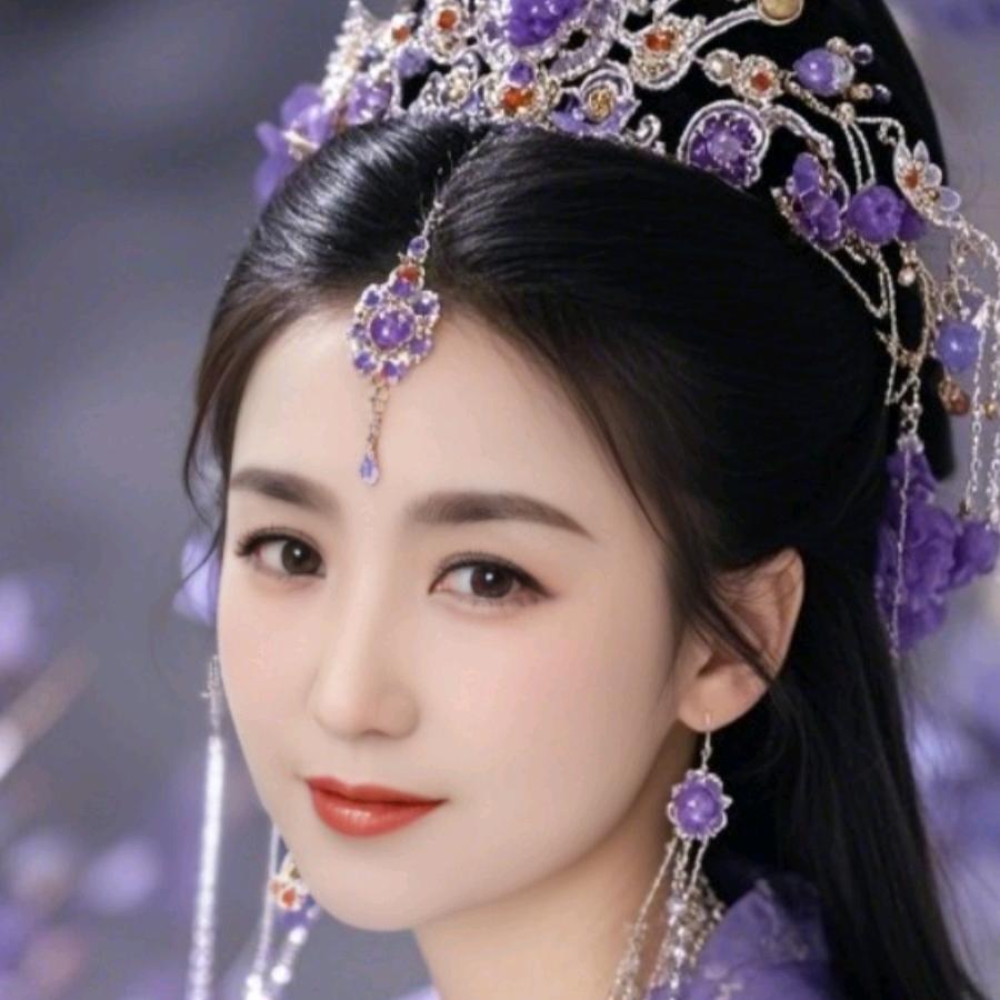 开心的老太太