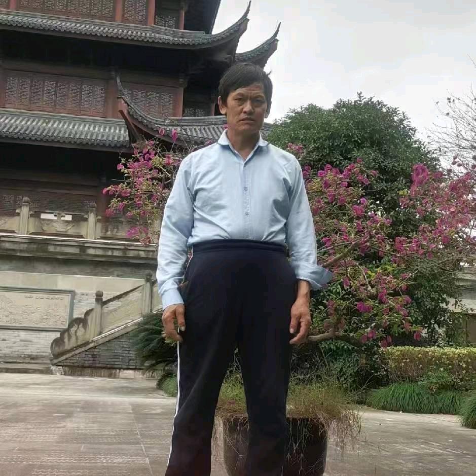 自力更生，姓名李