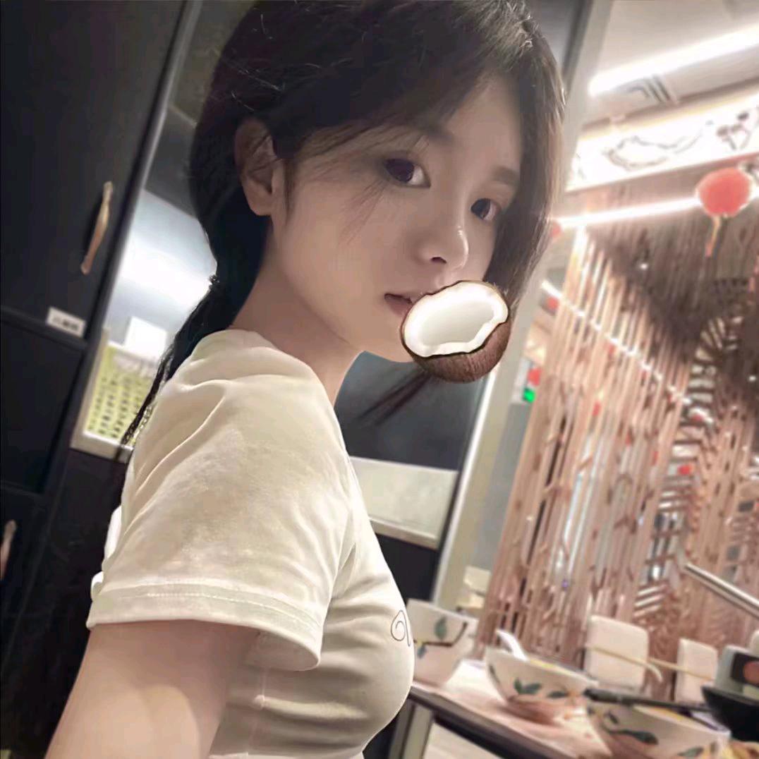 小洁很纠结⁷