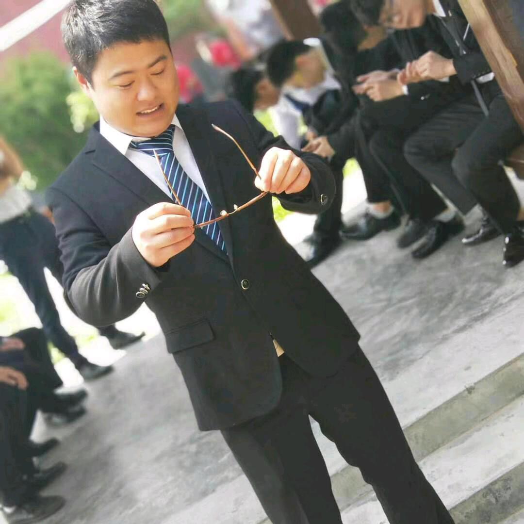 老朱爱钓鱼🎣